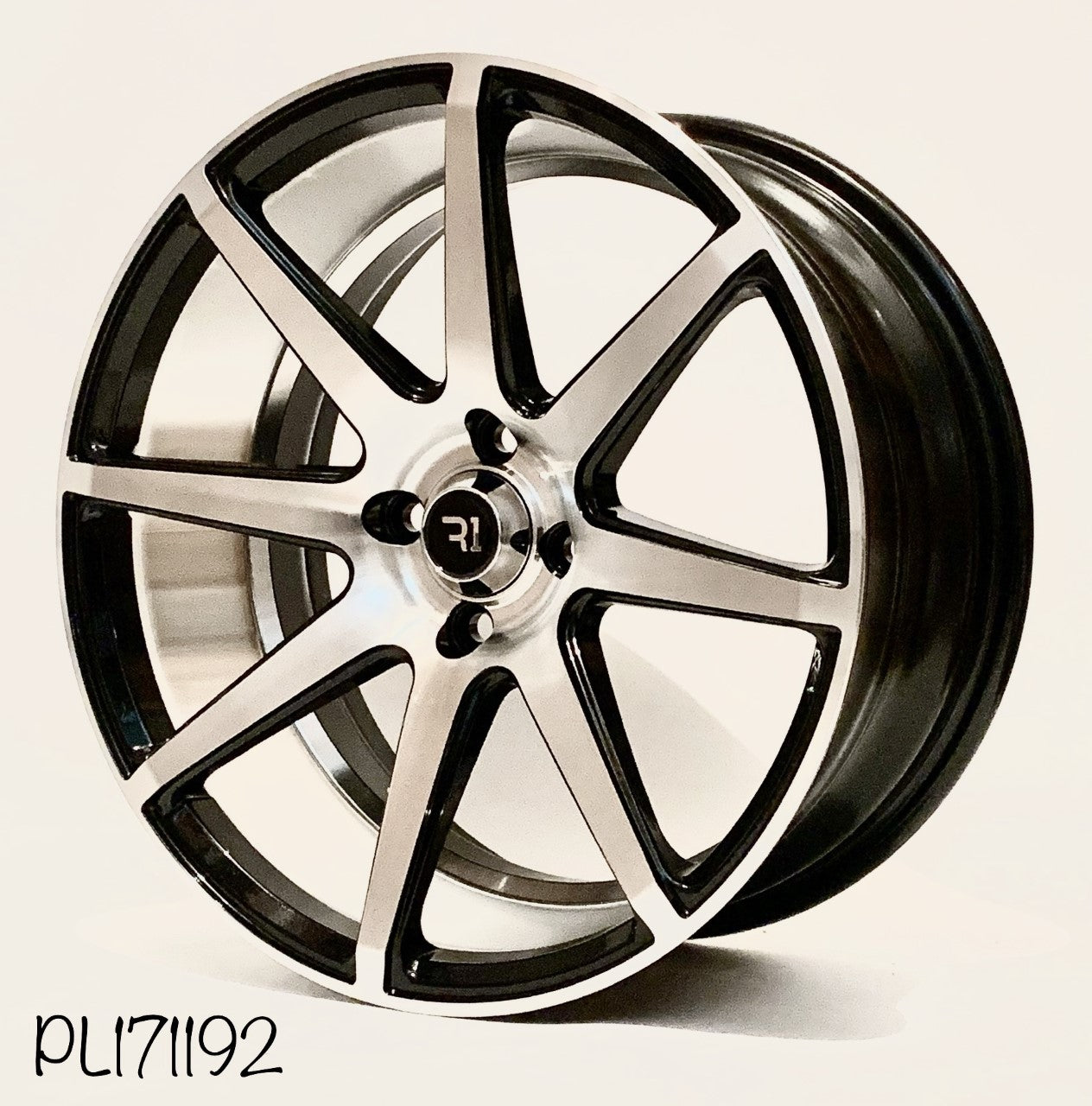 PL171192, Rin 17, Medida y Diámetro: 17x8.0, Barrenación: 4x100.